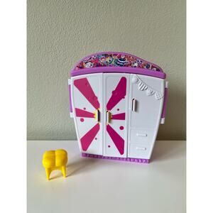 Shopkins Style Me Wardrobe Fashion Playset and chair